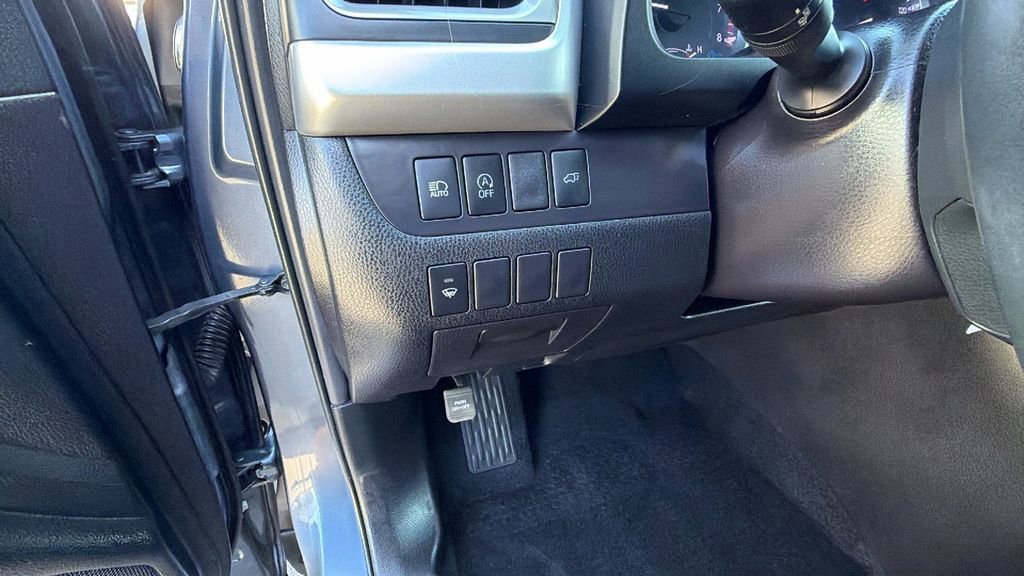 Used 2019 Toyota Highlander Plus AWD/4WD image 30