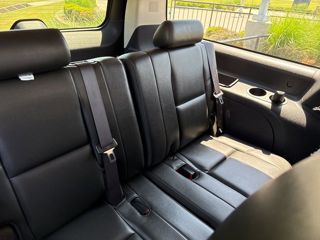 Used 2012 Cadillac Escalade ESV Luxury AWD/4WD image 8