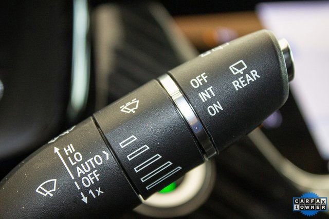 Used 2025 Cadillac XT6 Premium Luxury image 30