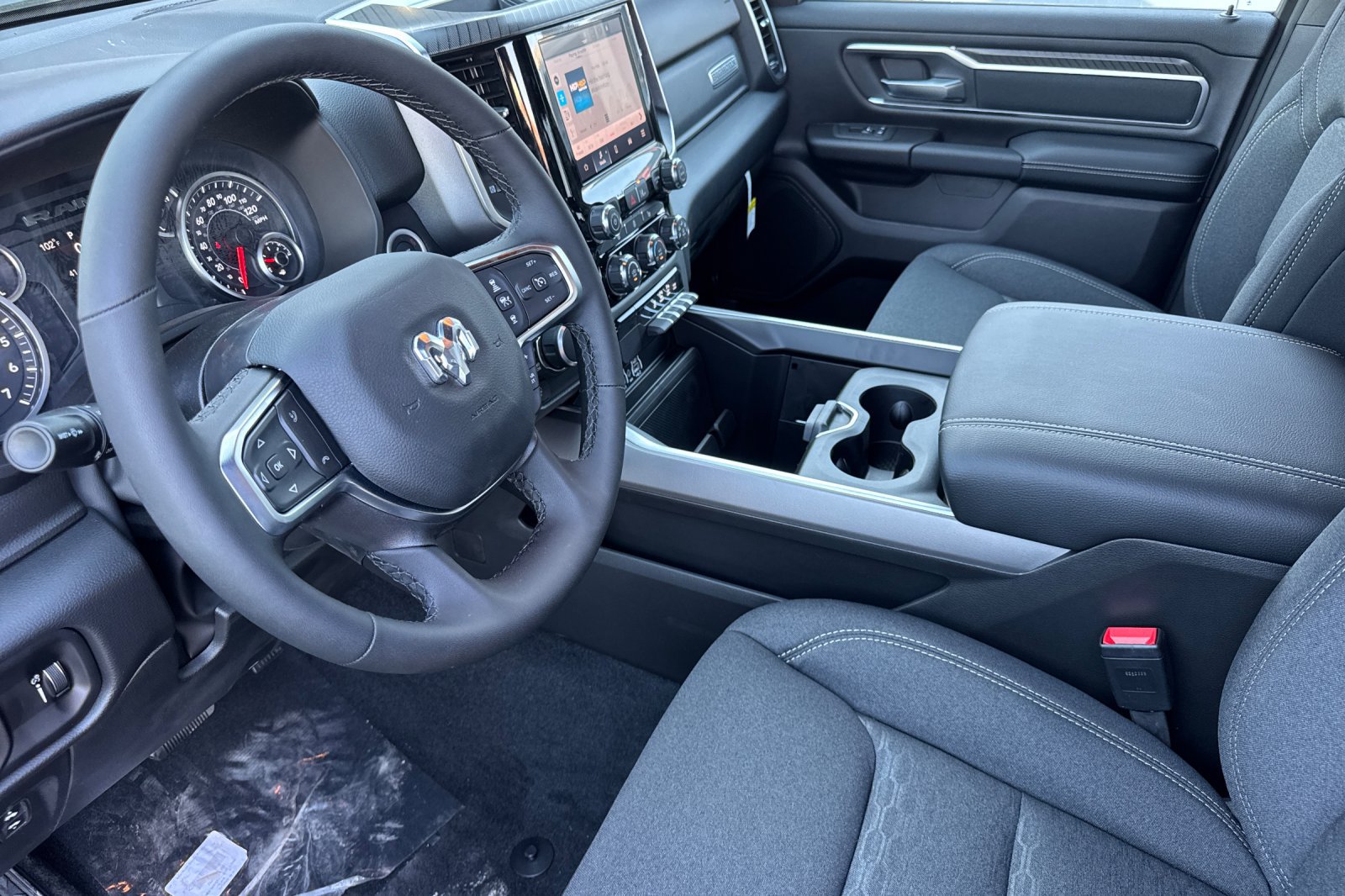 New 2027 RAM 1500 4x4 Crew Cab image 9