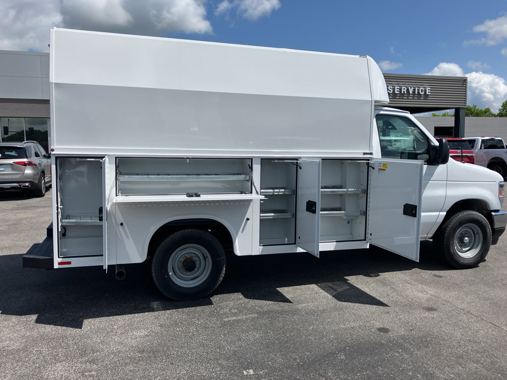 New 2026 Ford E-350 and Econoline 350 Super Duty w/ Power Equipment Group image 34