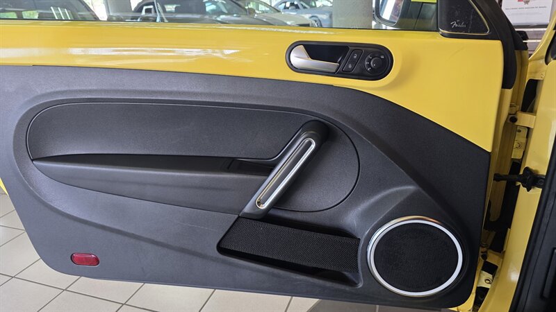 Used 2012 Volkswagen Beetle 2.5 FWD image 18