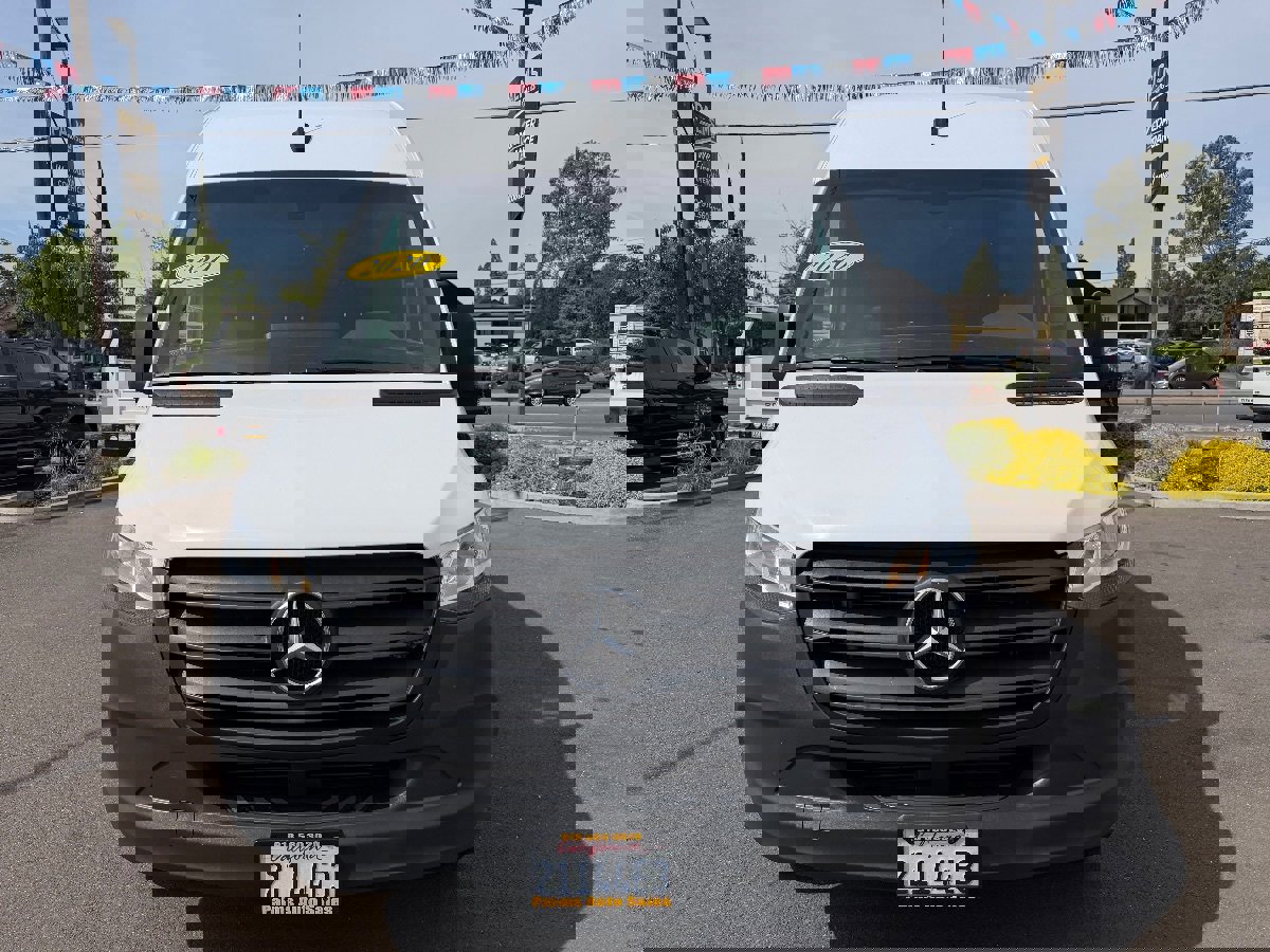 Used 2020 Mercedes-Benz Sprinter 1500 image 3