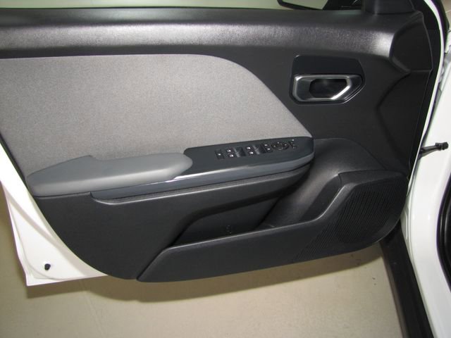 Used 2025 Kia K4 EX image 11