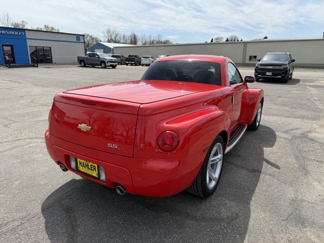 Used 2004 Chevrolet SSR w/ Preferred Equipment Group RWD image 14