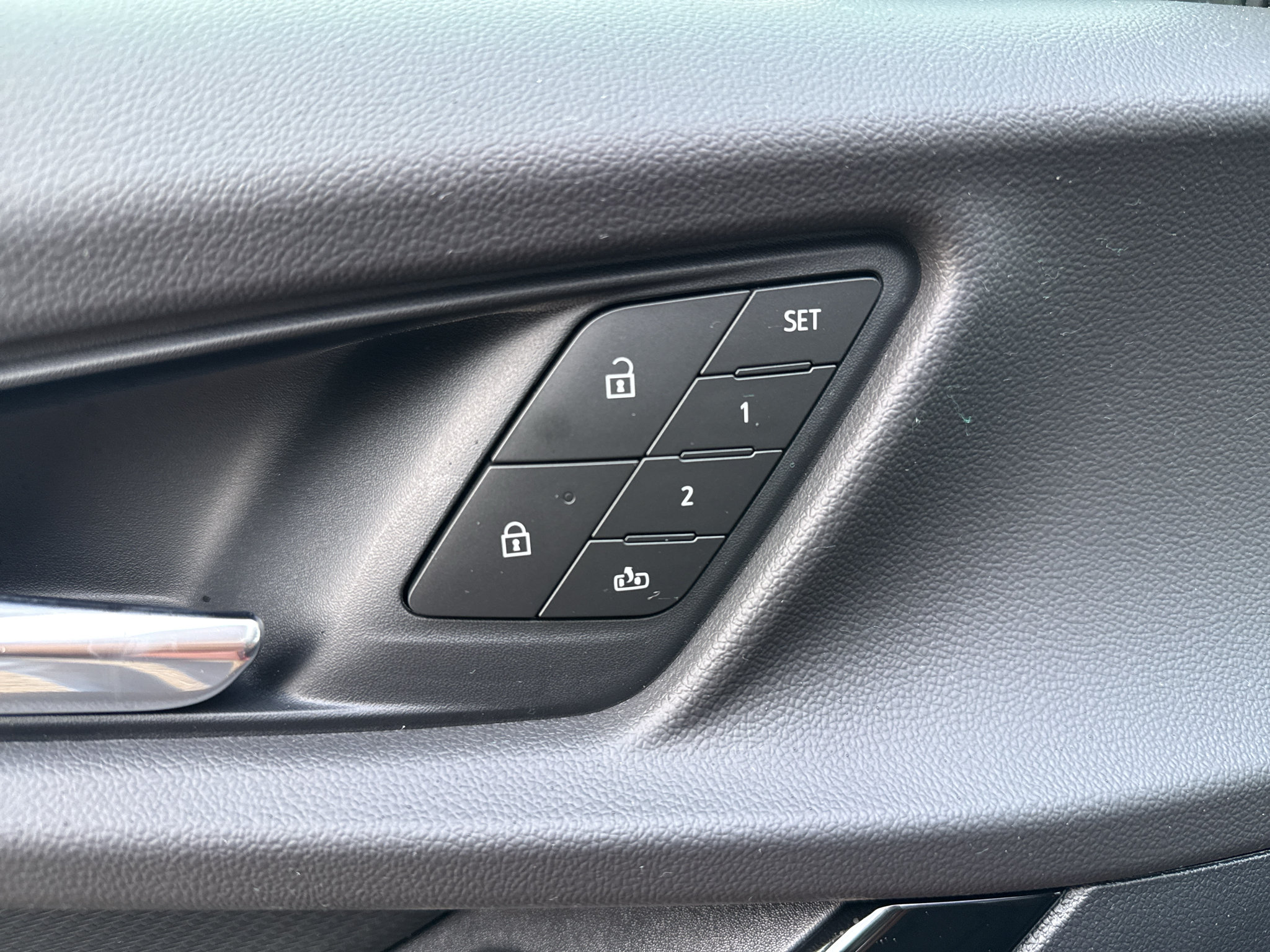 New 2027 Chevrolet Equinox RS w/ Safety and Technology Package AWD/4WD image 12