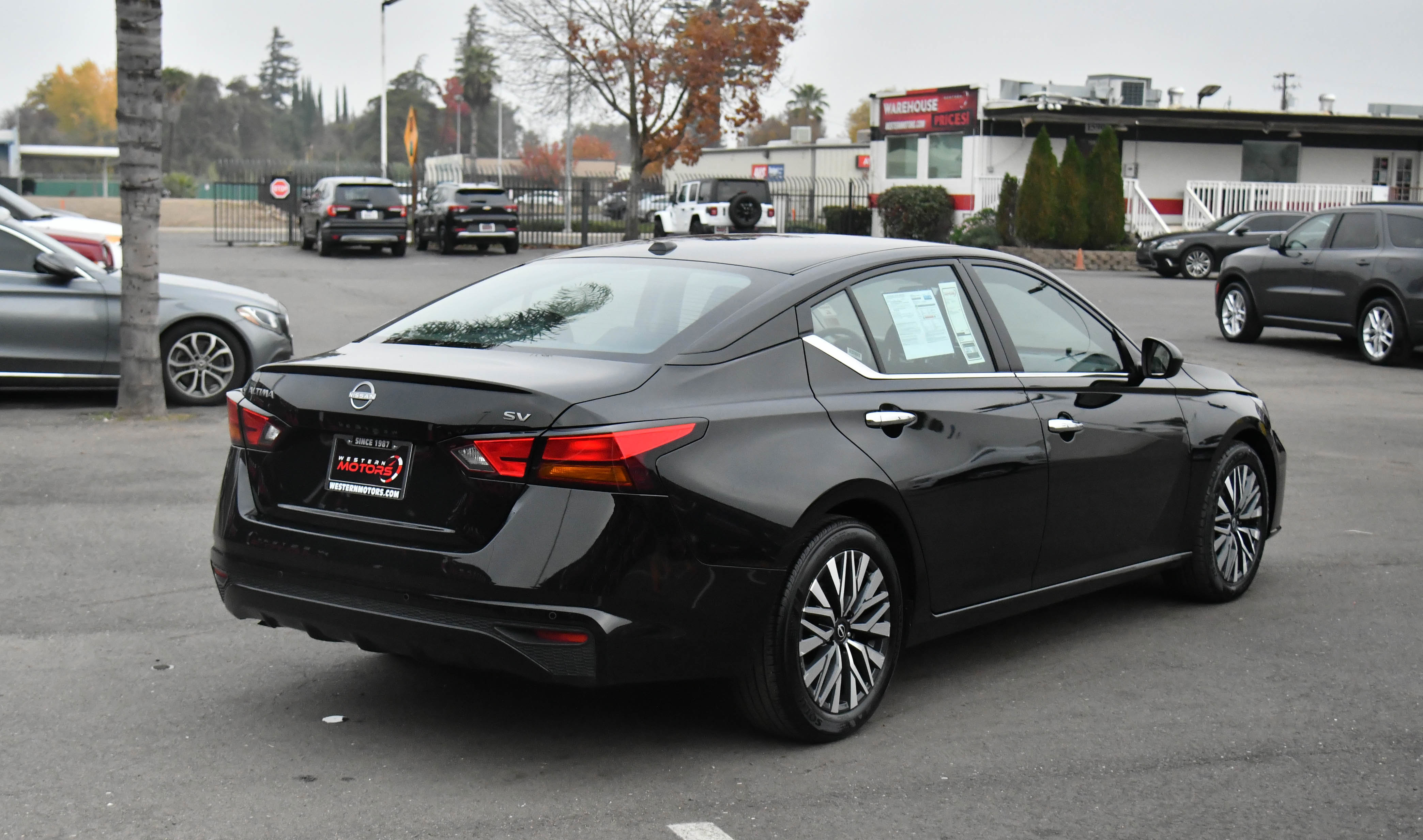 Used 2024 Nissan Altima 2.5 SV image 8