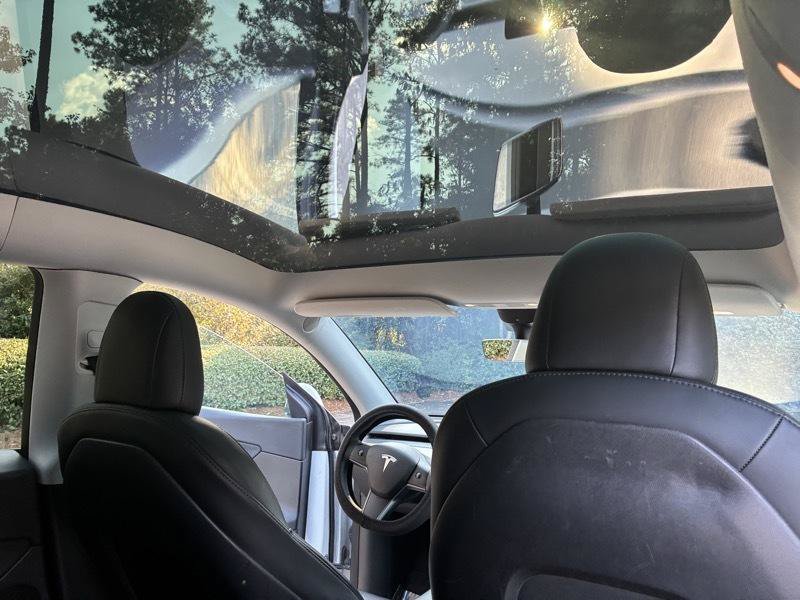Used 2022 Tesla Model Y Long Range AWD/4WD image 22