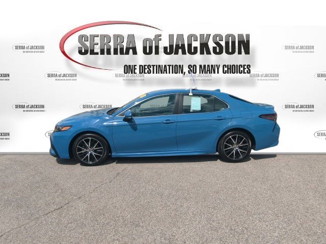 Used 2023 Toyota Camry SE FWD image 8