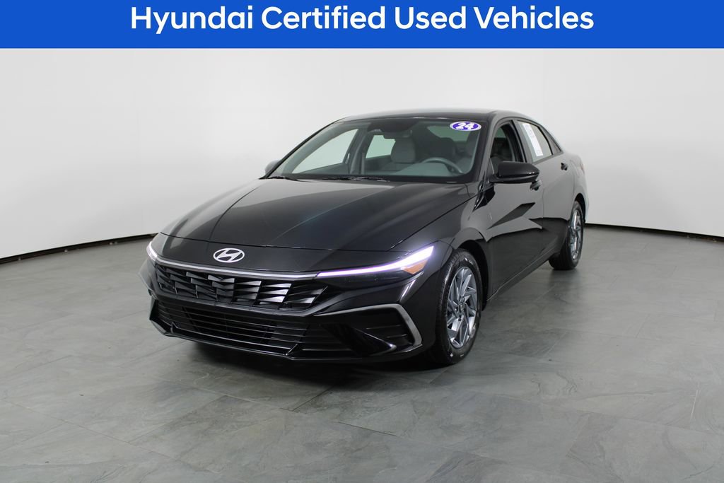 Certified 2024 Hyundai Elantra SEL FWD image 2