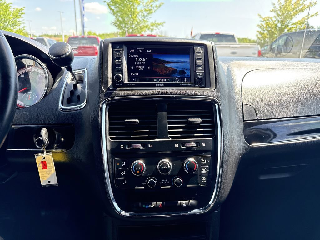 Used 2017 Dodge Grand Caravan SE FWD image 25