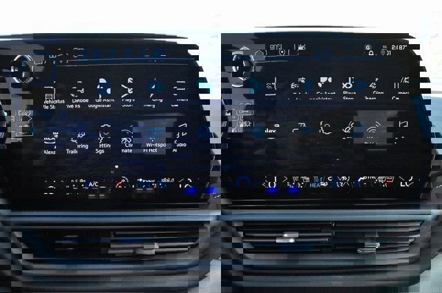 New 2025 Chevrolet Silverado EV LT image 22