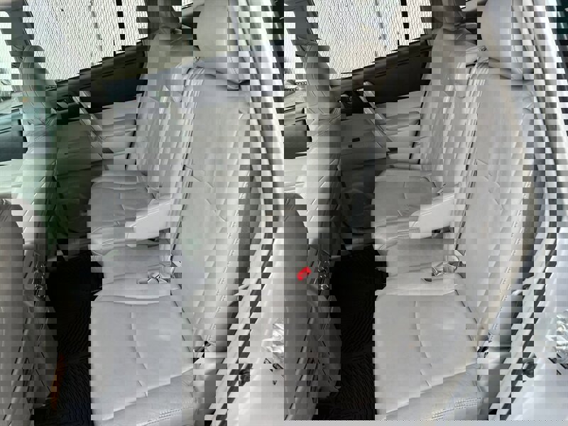 Used 2011 Toyota Highlander SE image 20