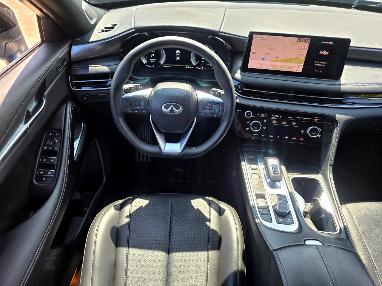 Used 2025 INFINITI QX60 Luxe w/ Black Edition image 14