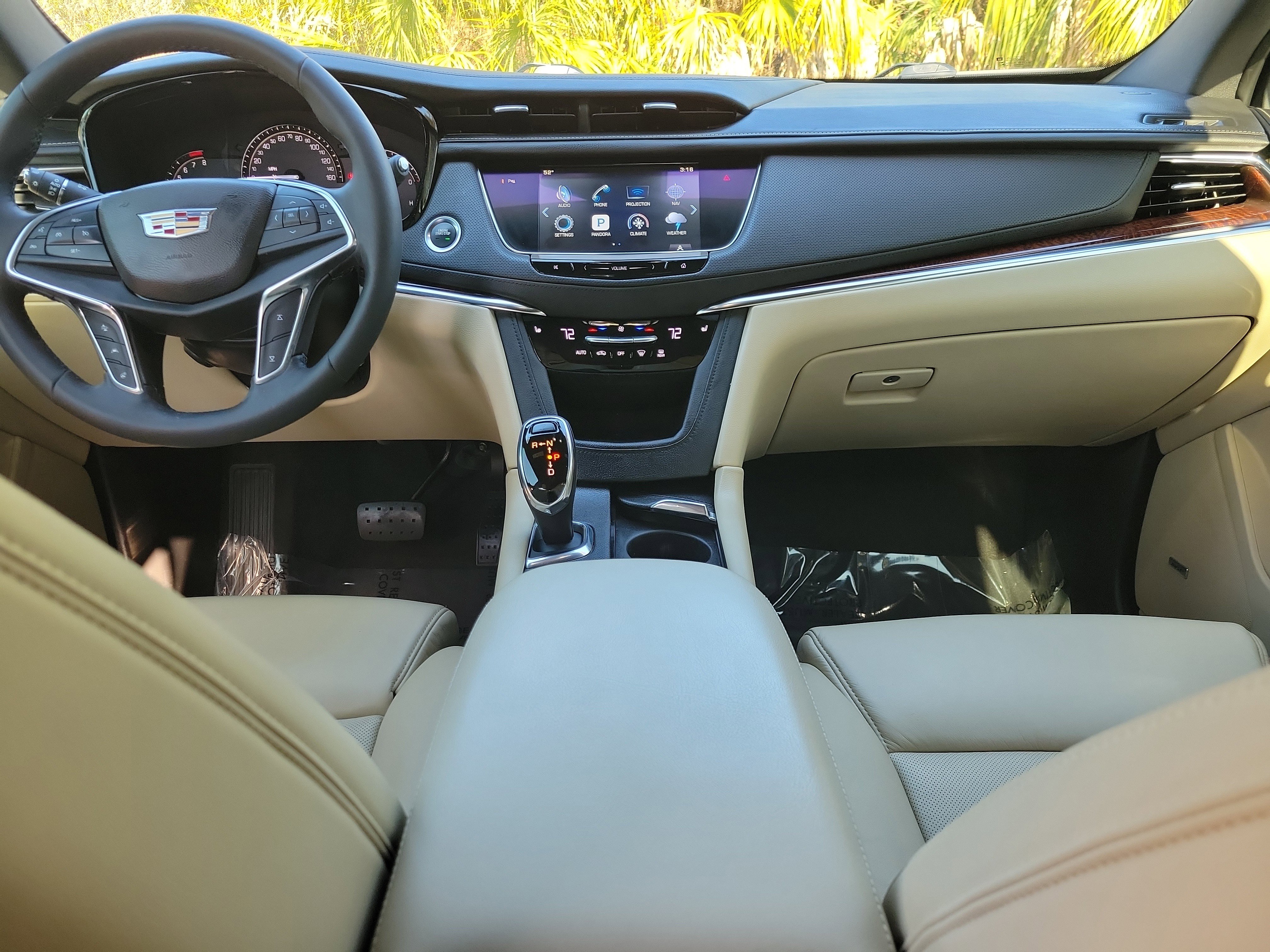 Used 2017 Cadillac XT5 Luxury w/ Driver Awareness Package image 16