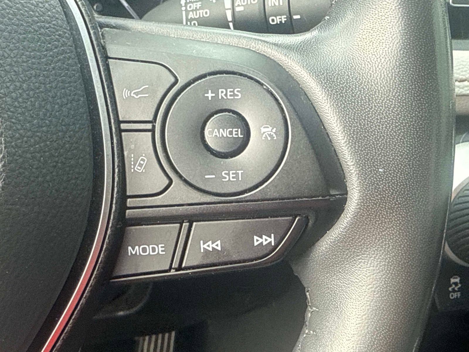 Used 2019 Toyota RAV4 Limited w/ Cold Weather Package image 27