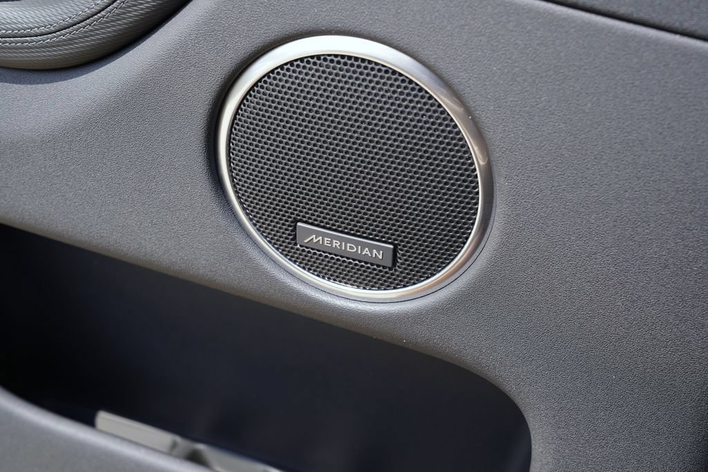 New 2026 Land Rover Discovery Sport Landmark AWD/4WD image 11