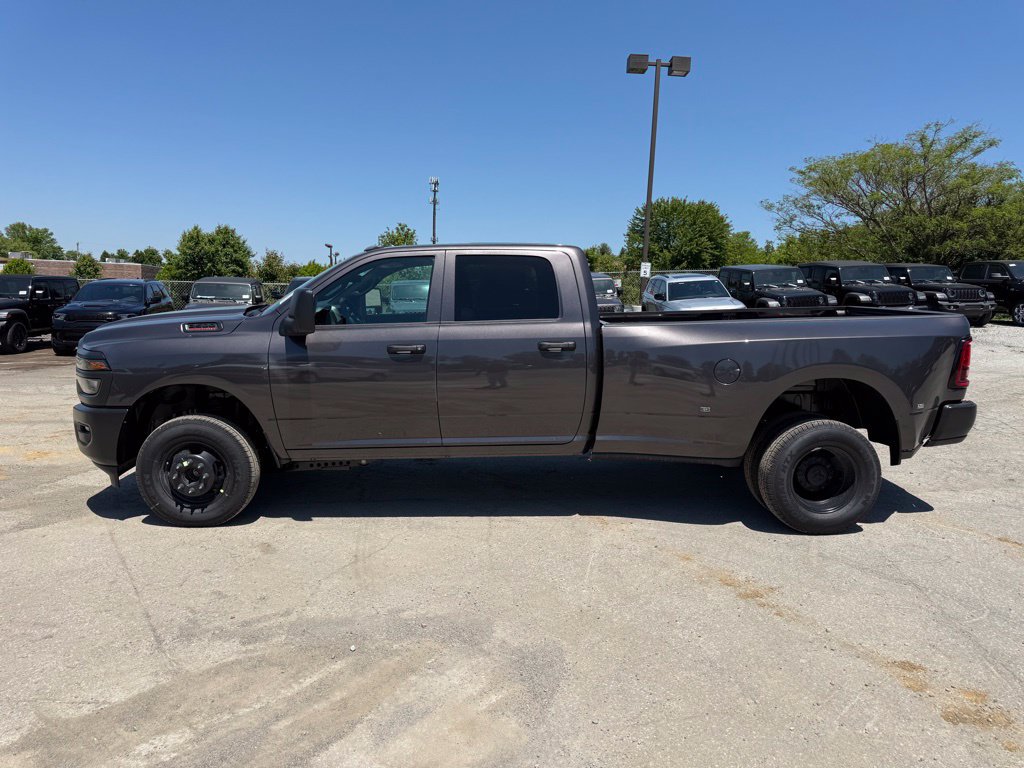 New 2026 RAM 3500 Tradesman AWD/4WD image 10