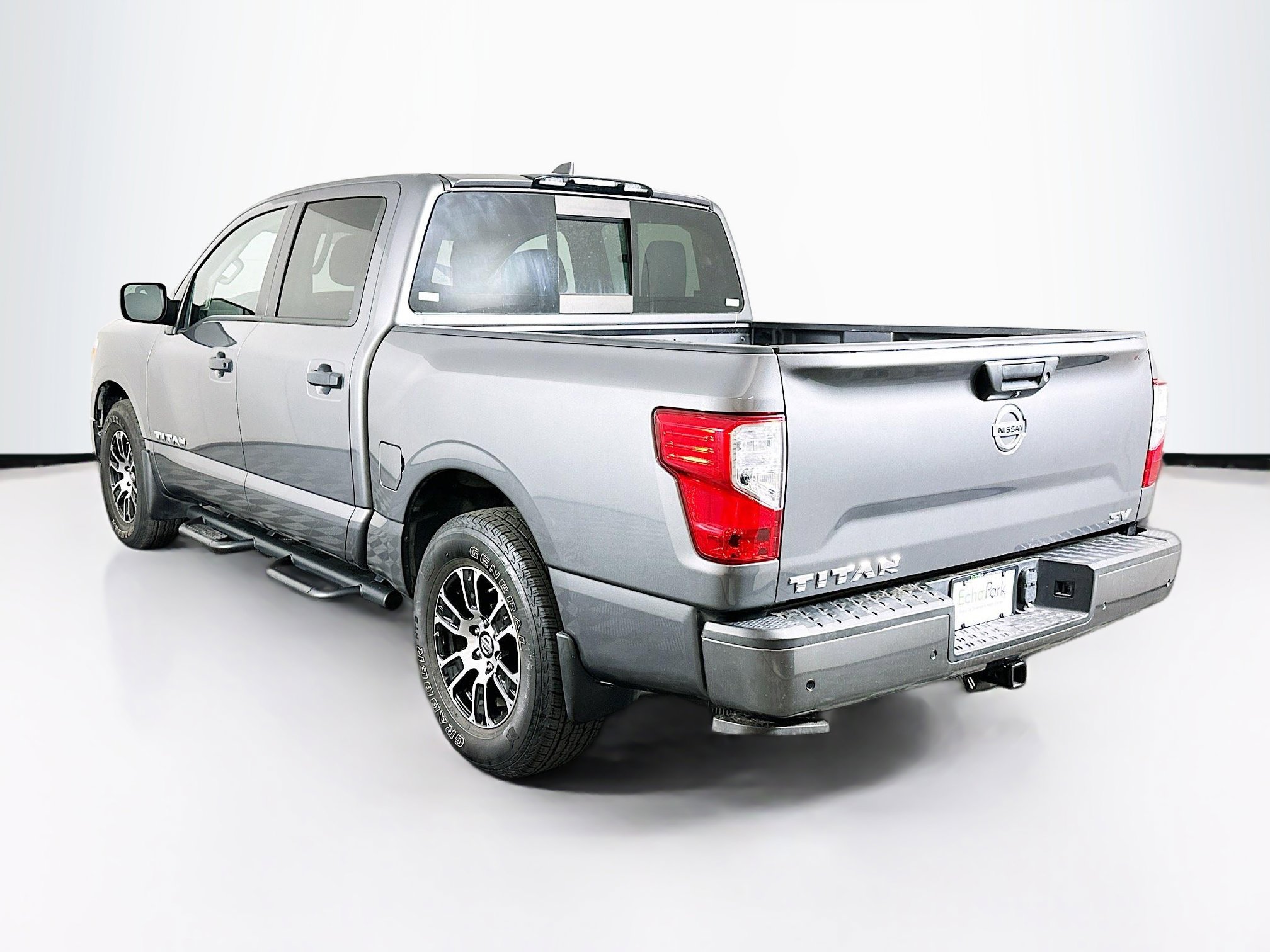Used 2022 Nissan Titan SV w/ Accessory Utility Package RWD image 5