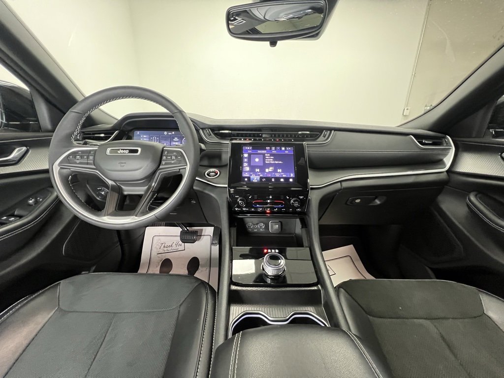 Used 2024 Jeep Grand Cherokee Altitude image 10