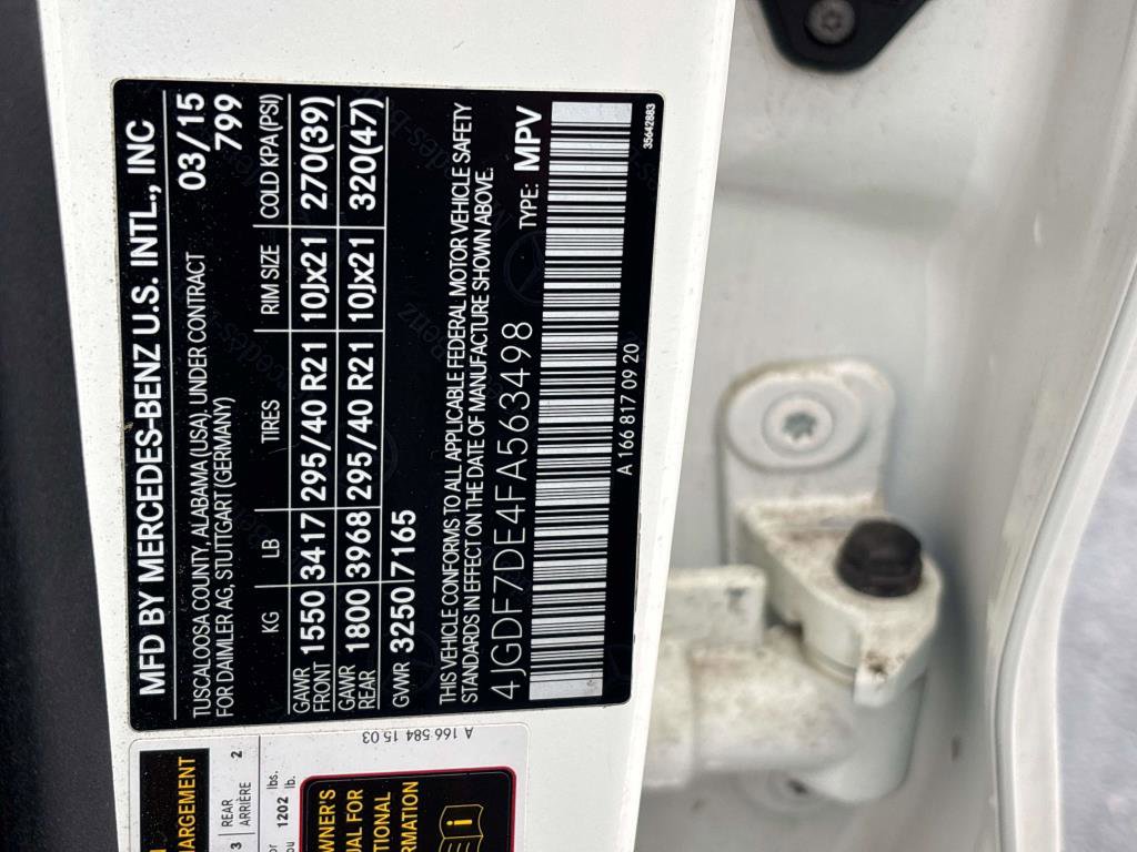 Used 2015 Mercedes-Benz GL 550 4MATIC image 33