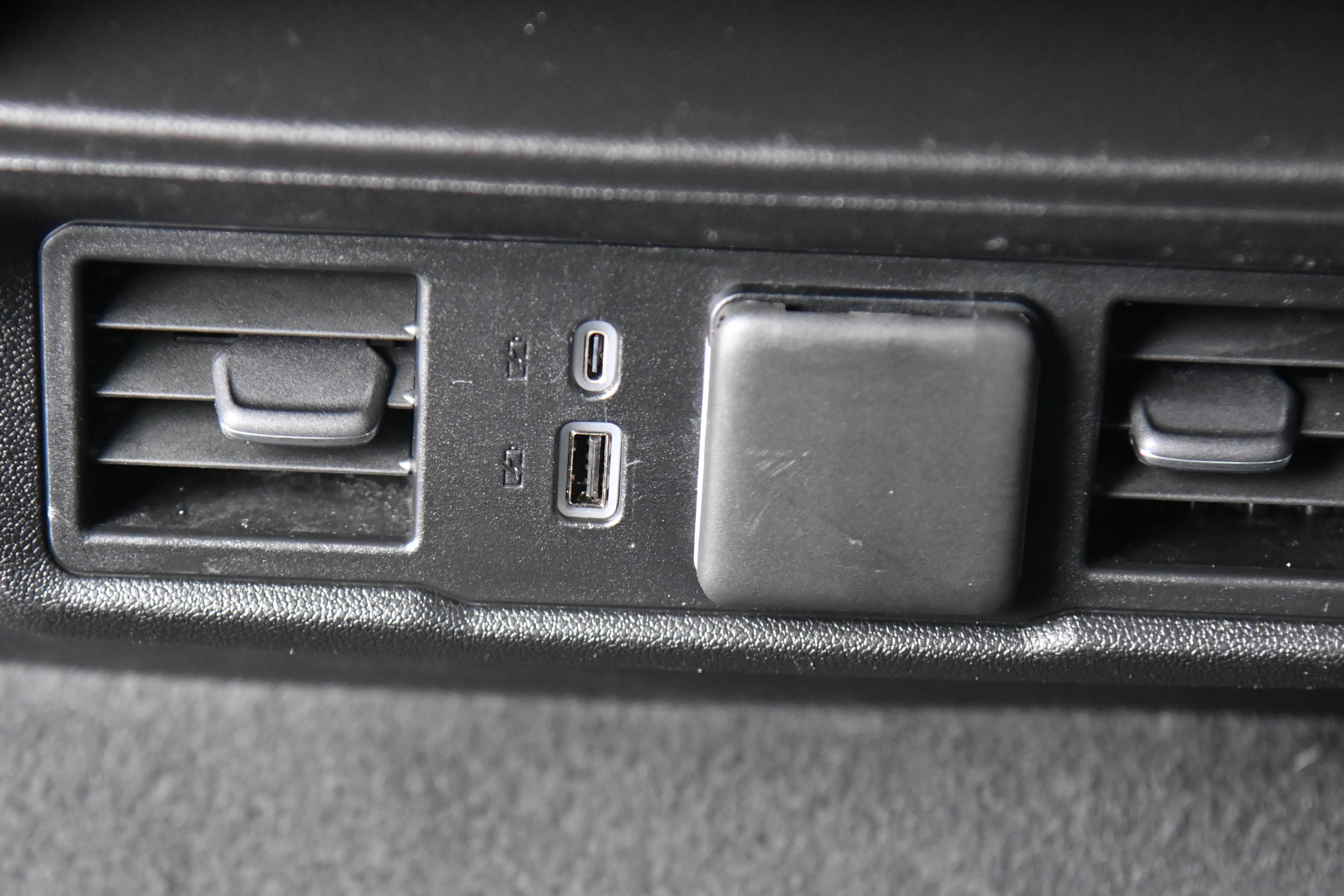 Used 2024 Chevrolet Silverado 1500 LT image 37