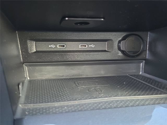 Used 2024 Volkswagen Tiguan SE FWD image 18