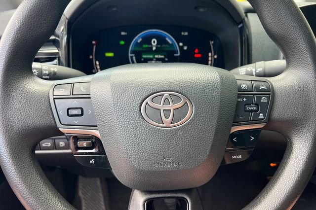 Used 2025 Toyota Camry LE FWD image 29