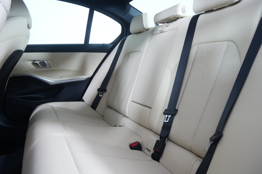New 2026 BMW 330i Sedan w/ Premium Package RWD image 15
