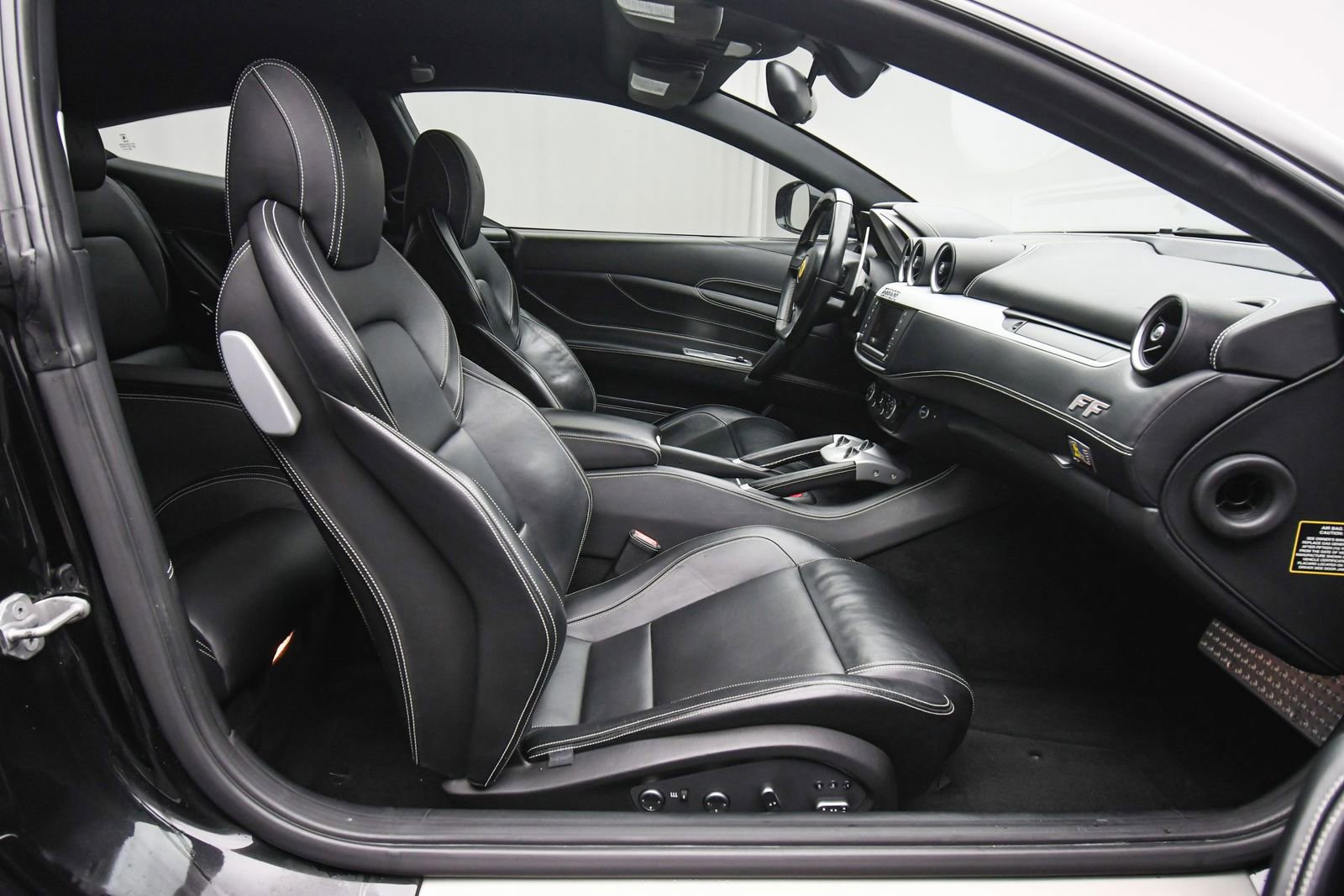 Used 2015 Ferrari FF image 51