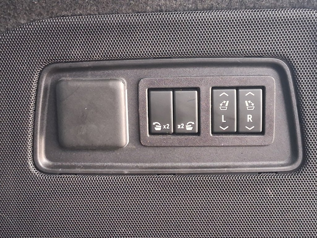 Used 2026 Cadillac Escalade Sport w/ Touring Package AWD/4WD image 7