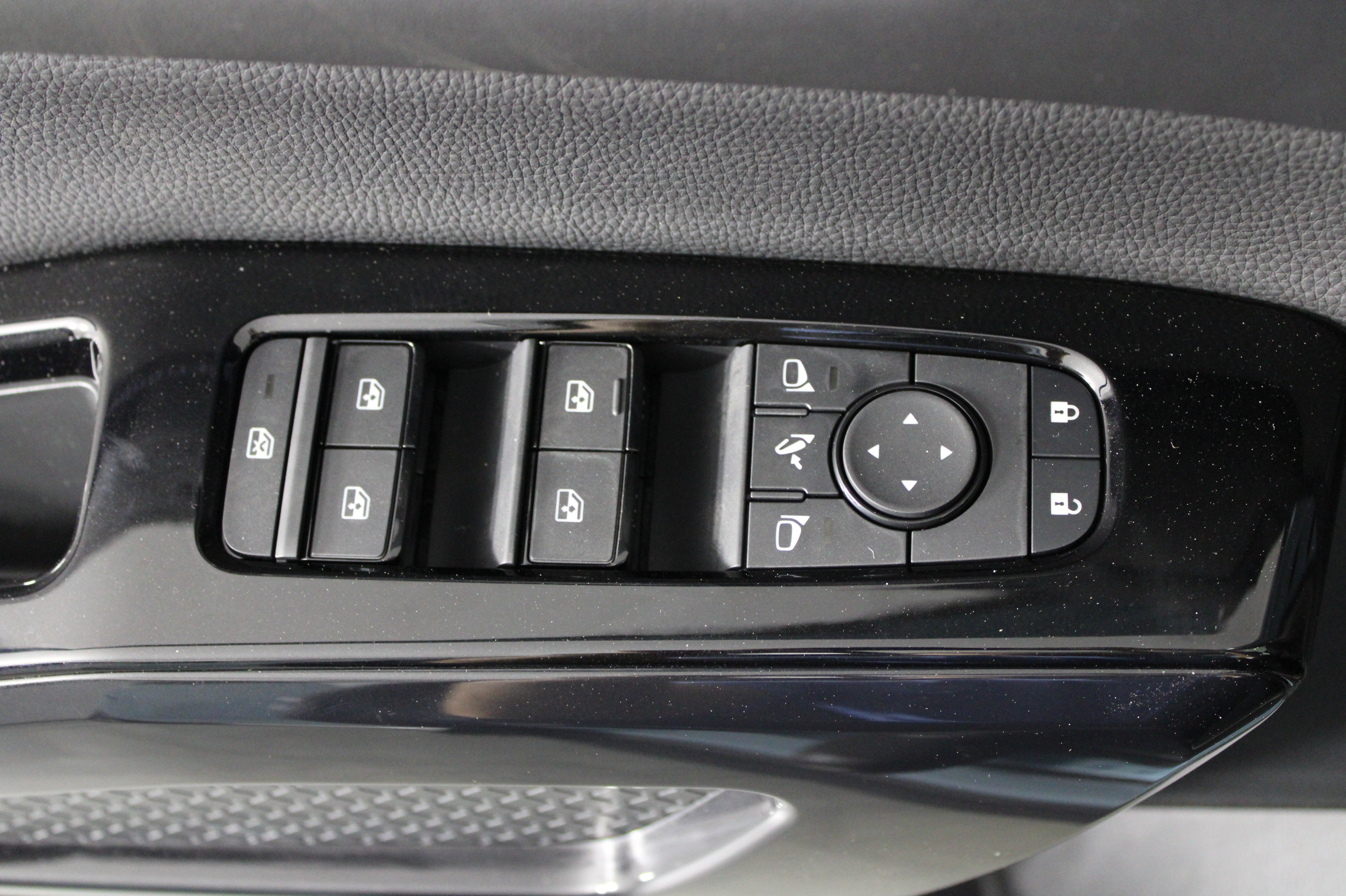 New 2026 Nissan Pathfinder Platinum FWD image 17