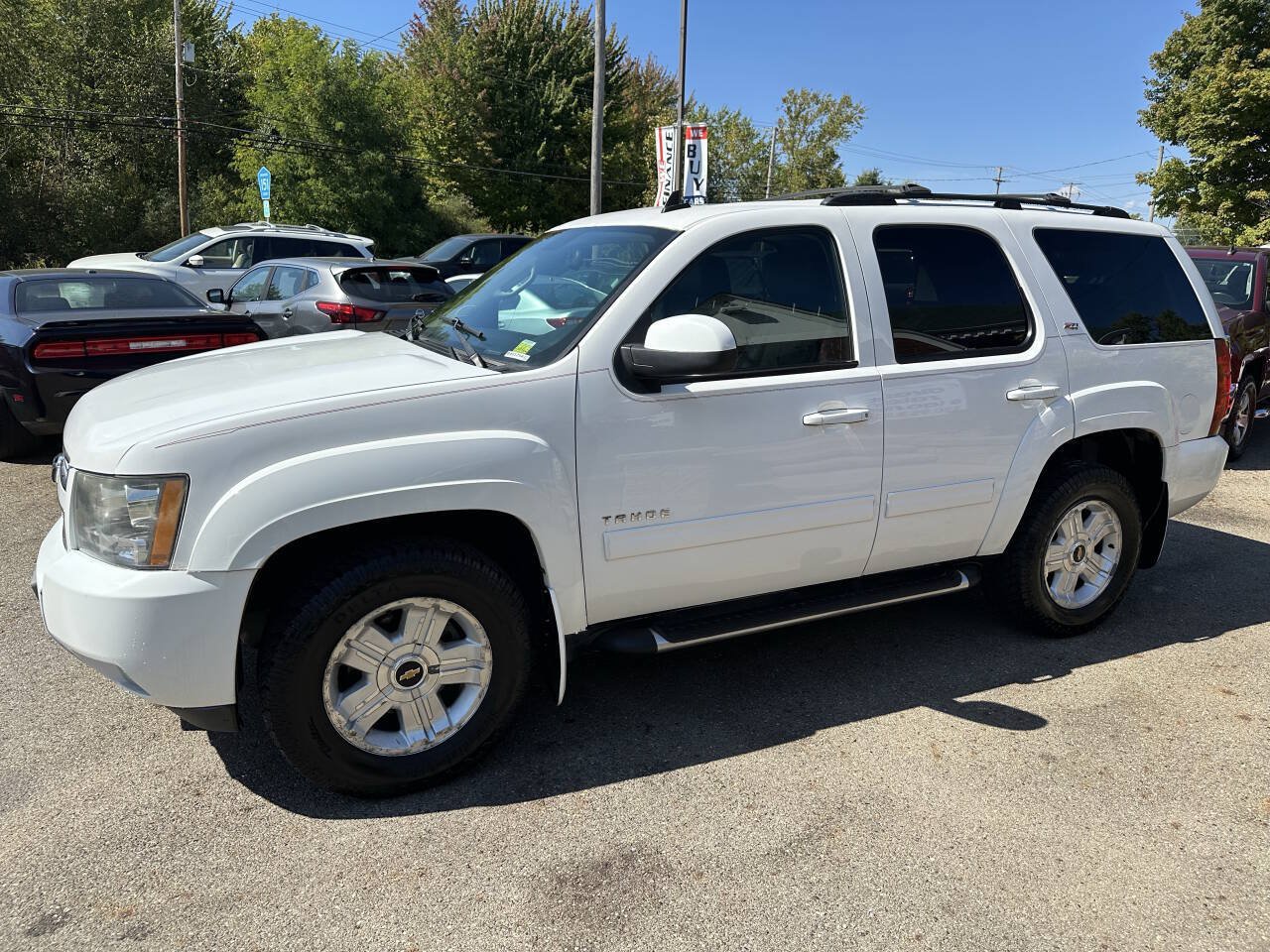 Used 2011 Chevrolet Tahoe LT w/ Luxury Package AWD/4WD image 3