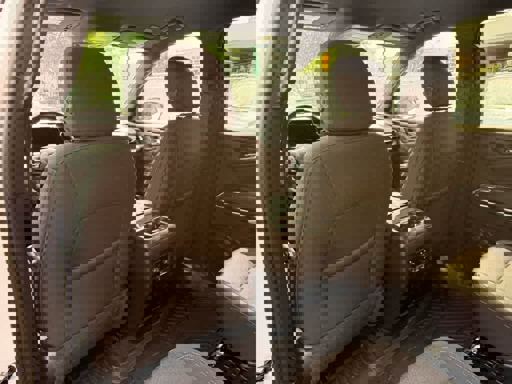 Used 2024 Chevrolet Traverse LT image 12