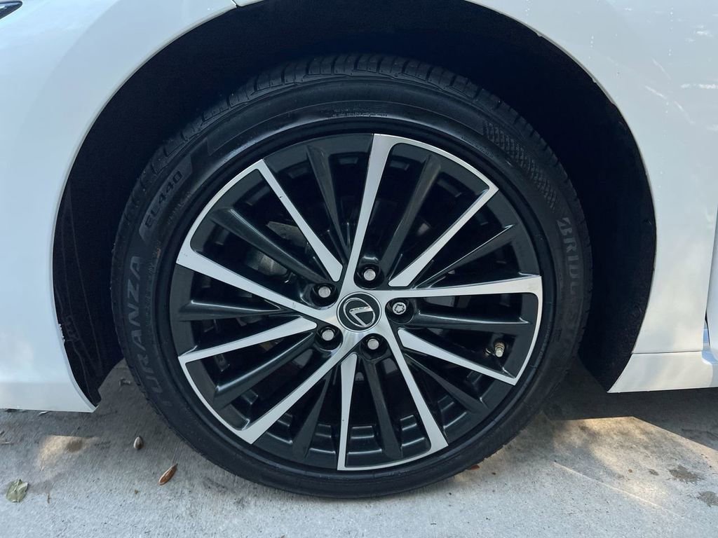 Certified 2024 Lexus ES 350 w/ Premium Package image 9