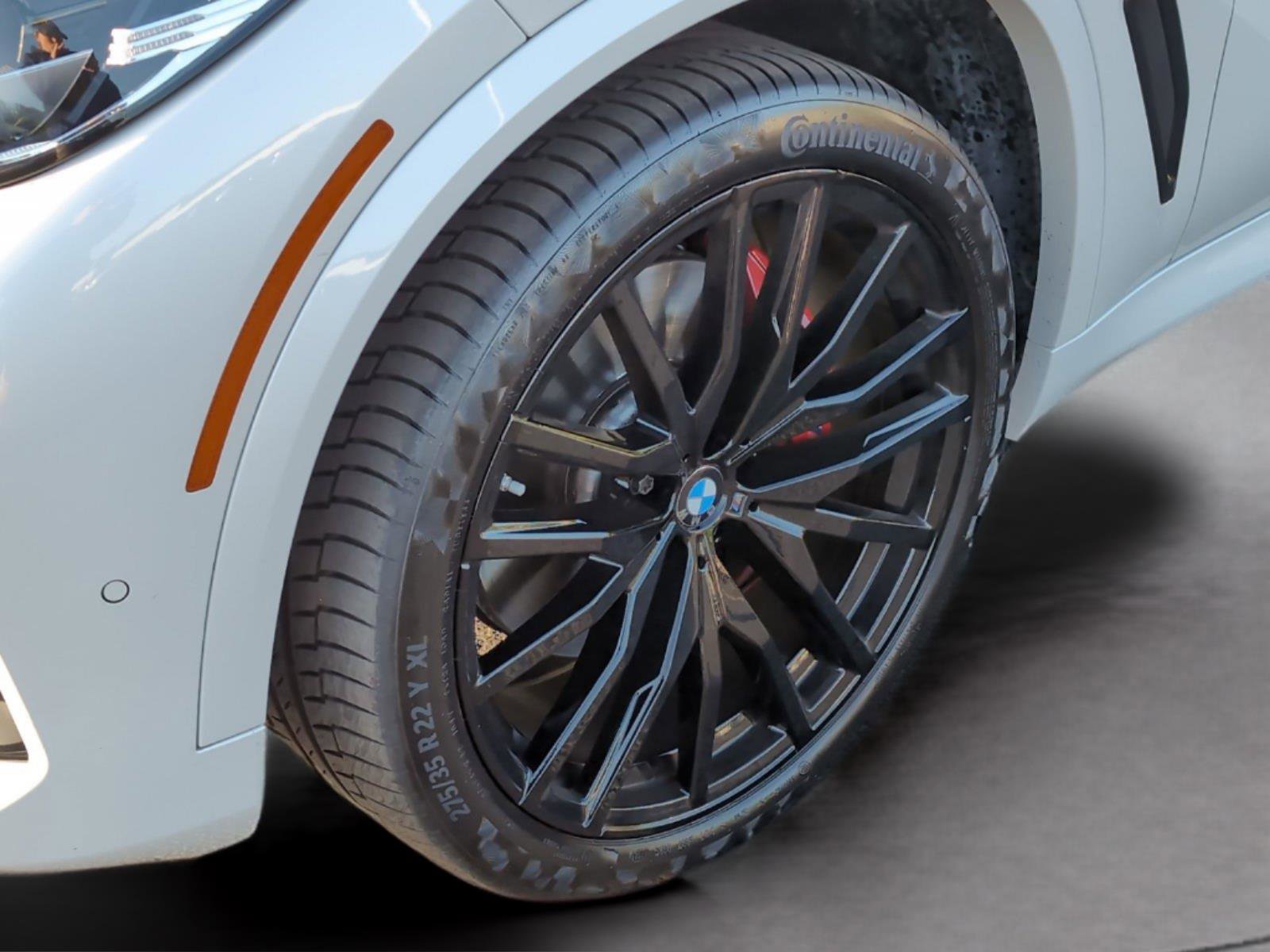 Used 2023 BMW X5 xDrive40i w/ M Sport Package image 11