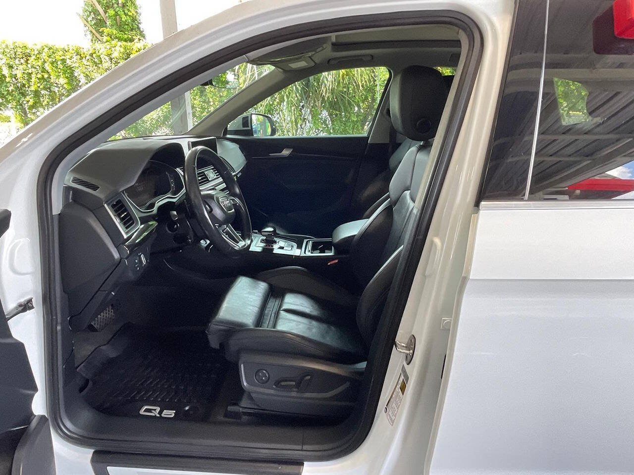 Used 2018 Audi Q5 2.0T Premium Plus w/ Premium Plus Package AWD/4WD image 6