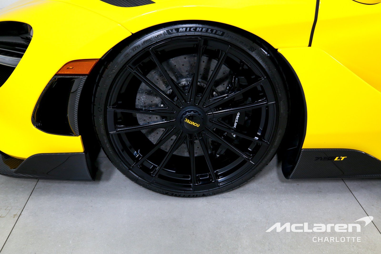 Used 2022 McLaren 765LT RWD image 28