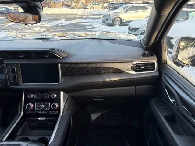 Used 2021 GMC Yukon XL Denali w/ Denali Premium Package image 26