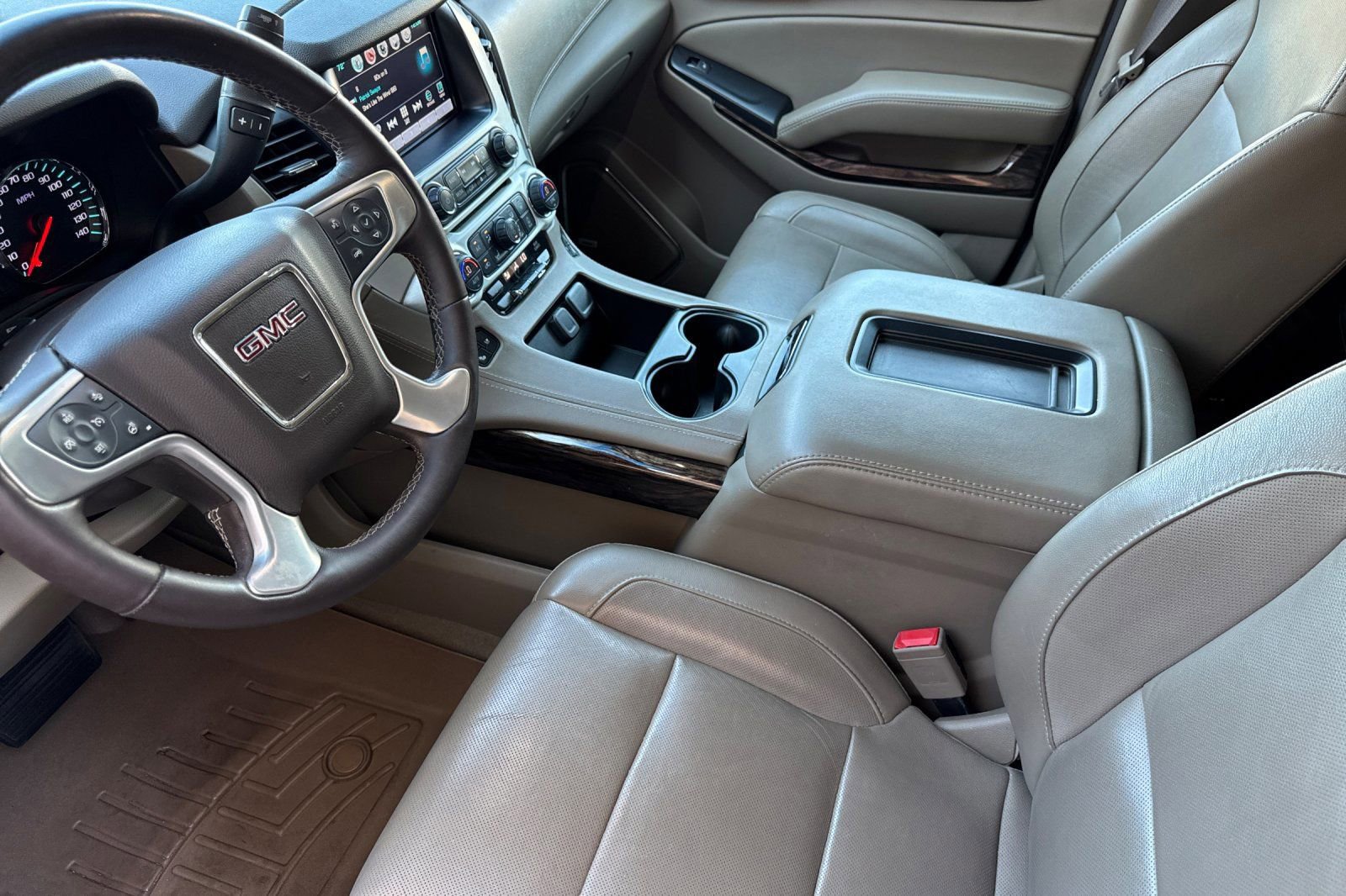Used 2019 GMC Yukon SLT w/ Premium Edition image 10
