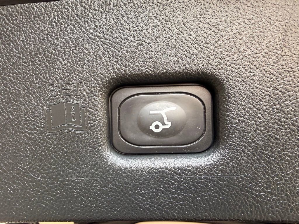 Used 2023 Lincoln Nautilus Reserve AWD/4WD image 9