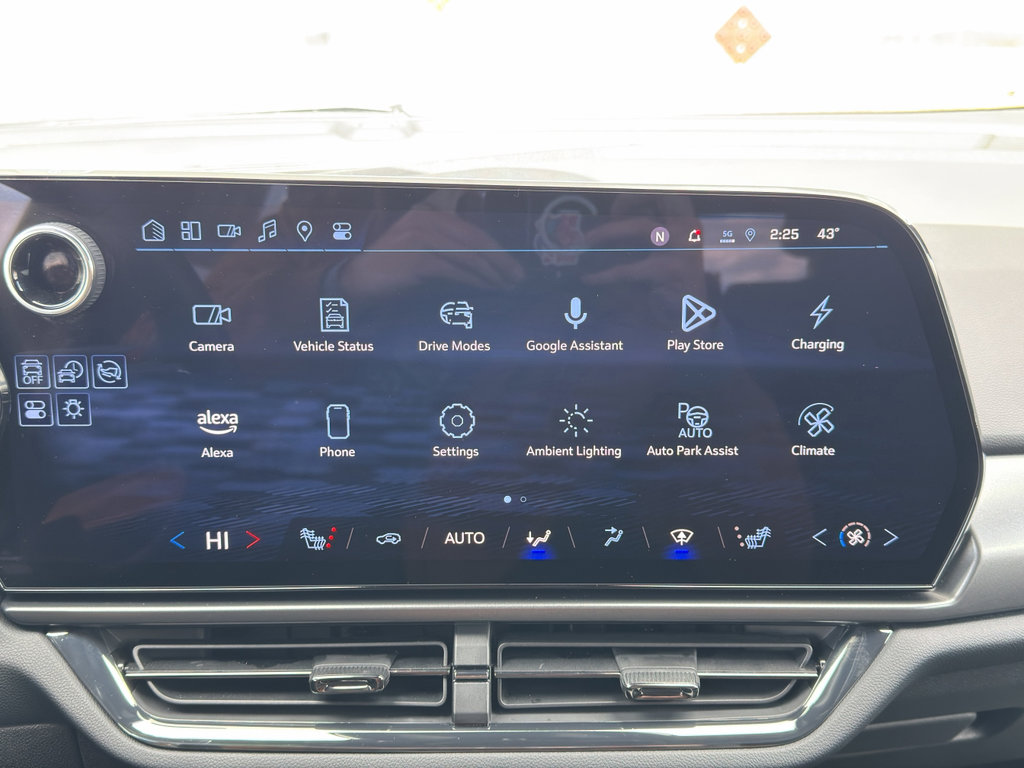 Used 2024 Chevrolet Equinox EV RS image 23