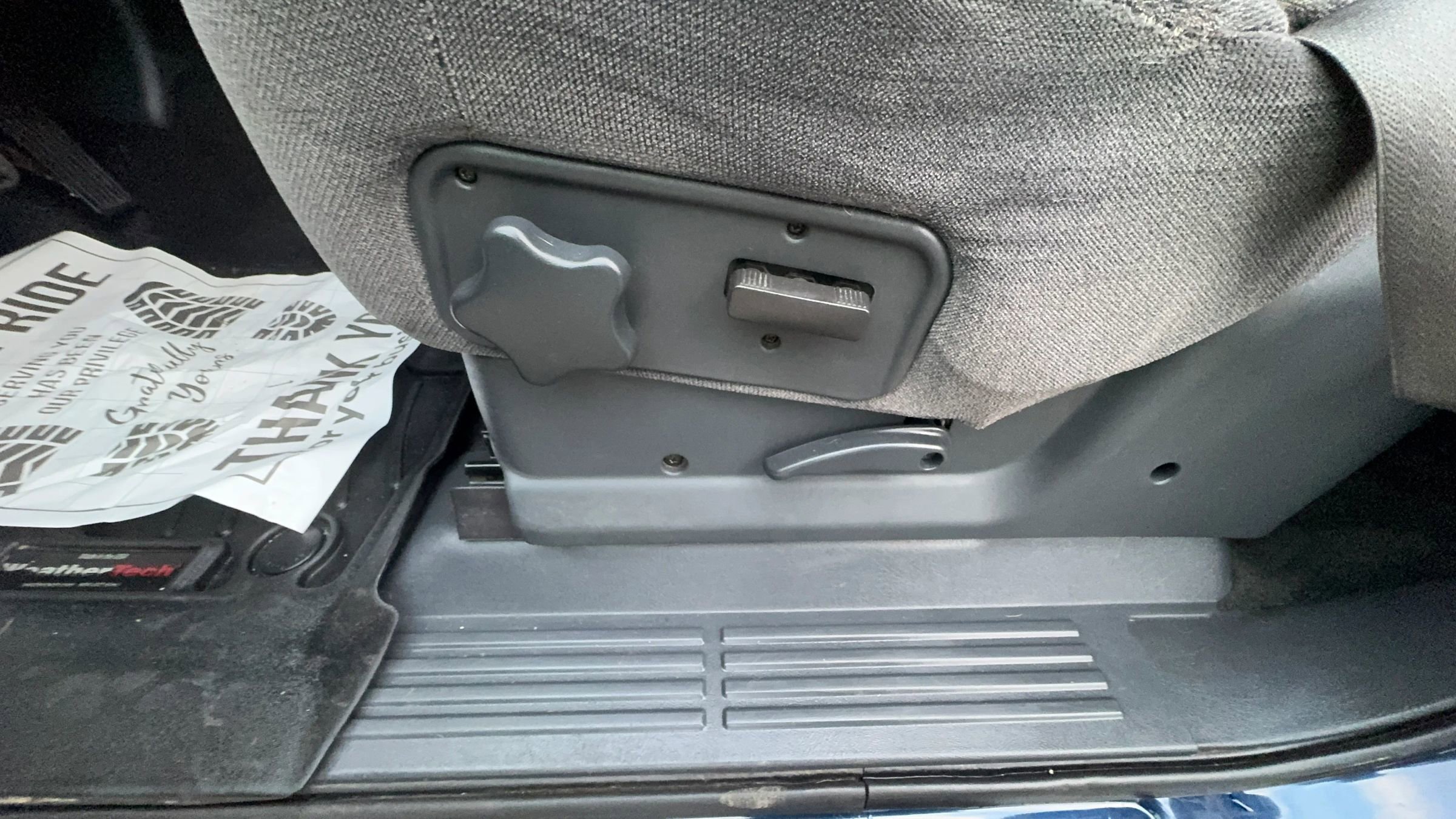 Used 2002 GMC Sierra 2500 2WD Crew Cab HD image 9