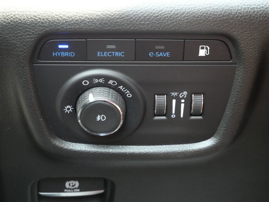 Used 2023 Jeep Grand Cherokee 4WD 4xe image 27