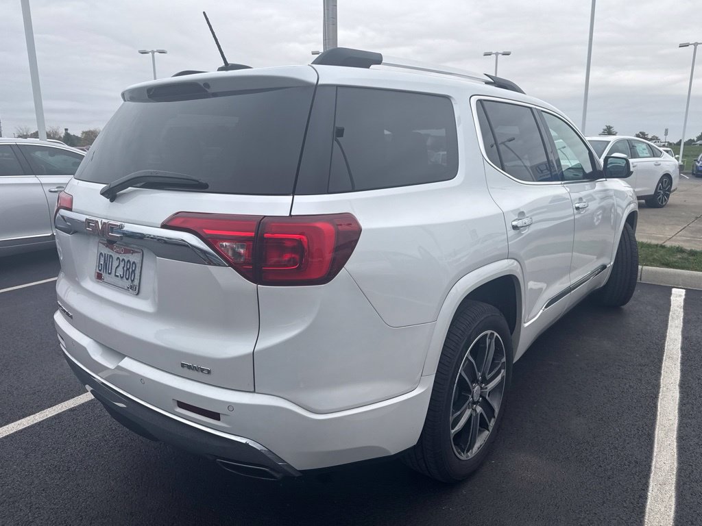 Used 2017 GMC Acadia Denali w/ Technology Package AWD/4WD image 4