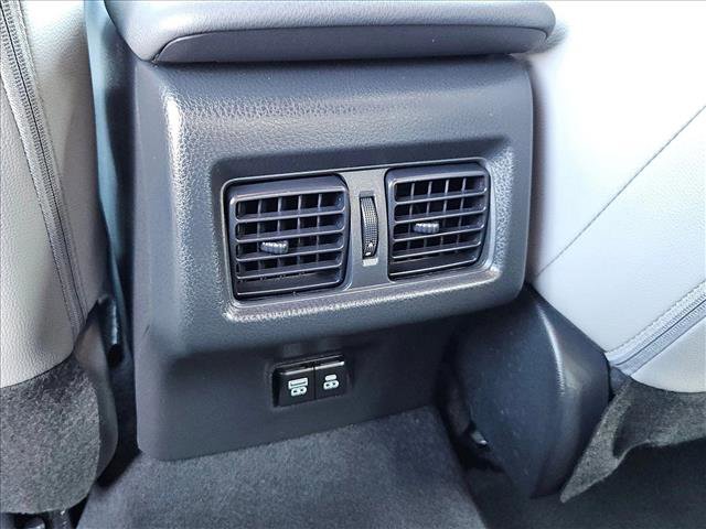 Used 2025 Toyota Camry SE image 16