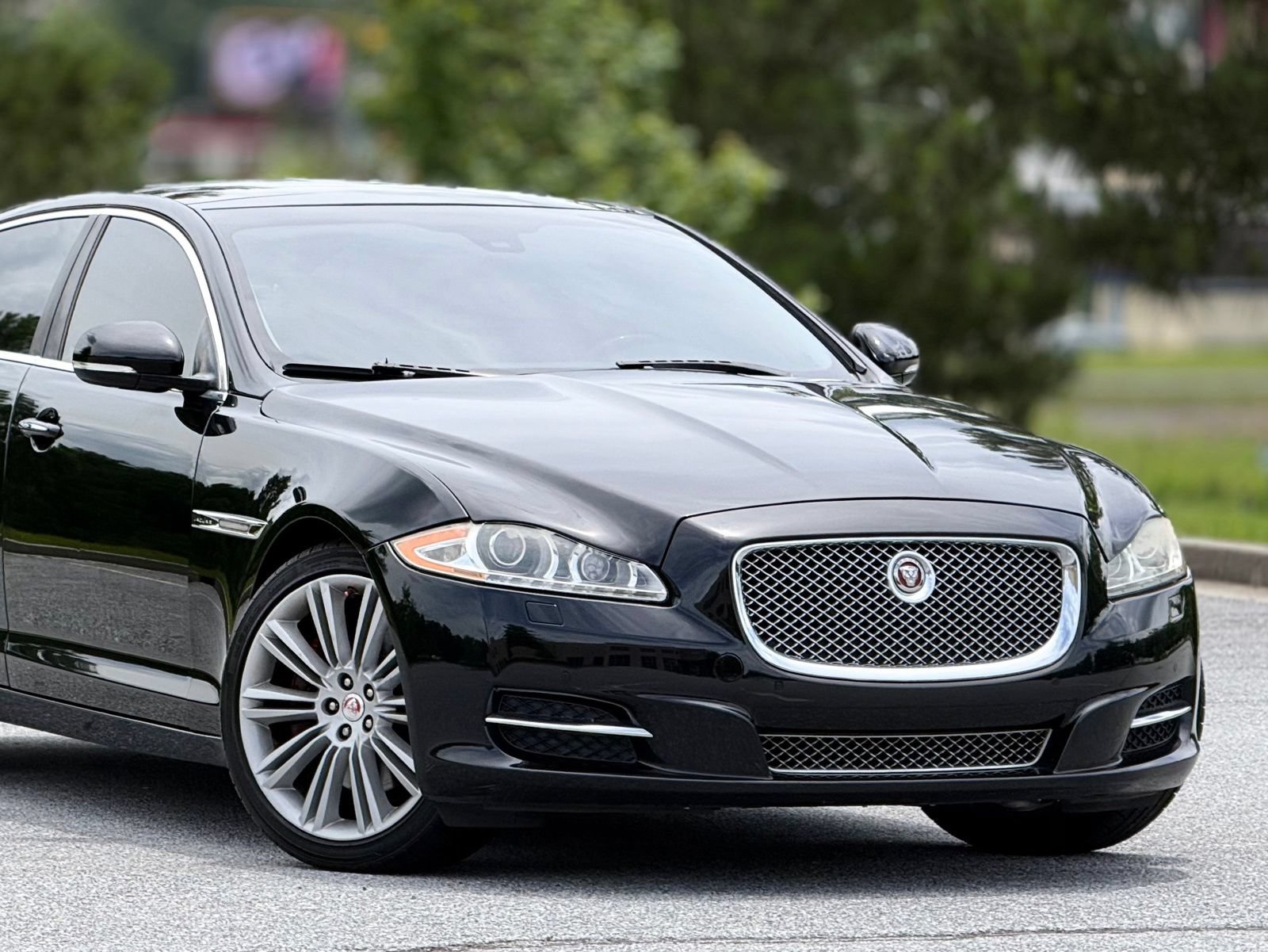 Used 2015 Jaguar XJ L Portfolio AWD/4WD image 45