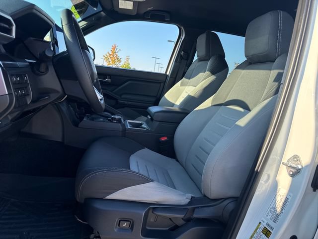 Used 2025 Toyota Tacoma TRD Off-Road AWD/4WD image 15