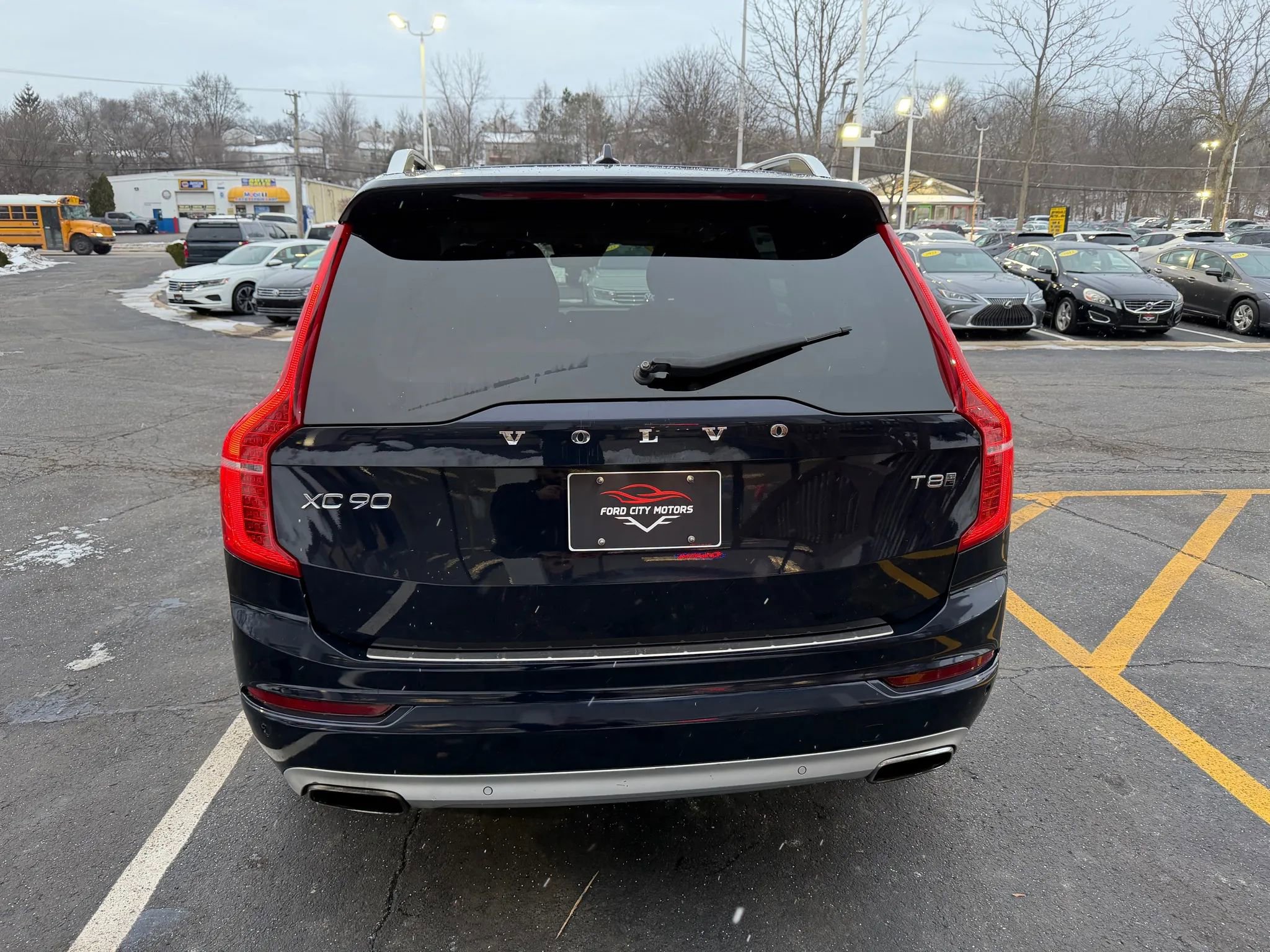 Used 2016 Volvo XC90 T8 Momentum w/ Vision Package image 6