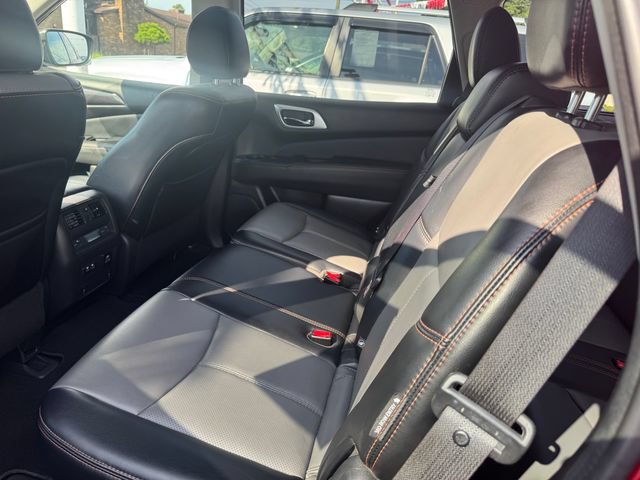 Used 2019 Nissan Pathfinder SL AWD/4WD image 4